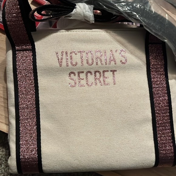 NEW Victoria's Secret Canvas Duffle Weekender Tote Bag pink glitter logo NWT - Picture 3 of 7